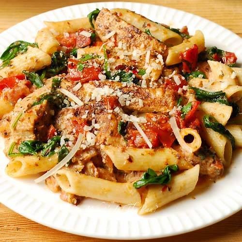 1.1M views · 23K reactions | Creamy Chicken and Bacon Pasta RECIPE => https://whatsinthepan.com/chicken-penne-with-bacon-and-spinach-in-creamy-tomato-sauce/ | What's in the Pan | Facebook