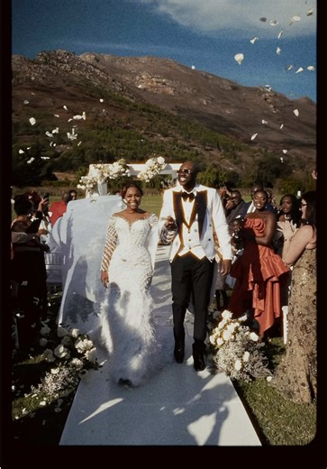 Stunning Bride's Look at the Wedding