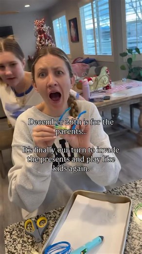 This 3D printer pen is legit!#happyholidays #parenting #husbandandwife #family #familyfun