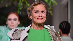 Model Lauren Hutton, 75, stuns on Valentino's Couture show runway in Paris