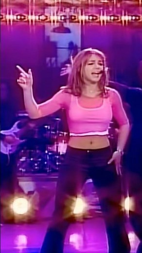 Britney Spears - Baby One More Time #throwback #britneyspears #rosieodonnell #classic #live #popstar