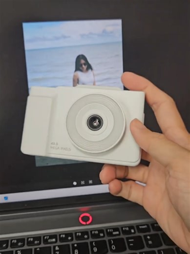 The Perfect Camera for Holiday Travels