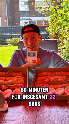 32 Subs, 8 Food Long Sandwiches, 60 Minuten. Und ich? Keine Ausreden. 🥖🔥 Zum Subway-Jubiläum wollte ich keinen Geburtstagskuchen – sondern mal ALLE Subs auf einmal. 🥵 8 komplette Sandwiches – jedes einzeln eine Challenge. ⏱️ Eine Stunde. Schaffe ich das? Oder bricht mich @Subway? Markier jemanden, der schon bei 2 Sandwiches kapitulieren würde! 😂👇 Ganze Herausforderung jetzt auf YouTube: BigMeatsFood – nicht verpassen! #subway #sandwich #foodchallenge #chicken #beef #sub #viral #FoodTok | Bi