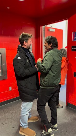 Quand deux vieux amis se rencontrent au Tournoi Pee-Wee 🤩 // When two old friends meet at the Pee-Wee Tournament 🤩 | Pee-Wee Quebec