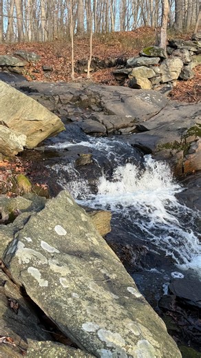 Orvis Darien on Instagram: "Weekend Fly Fishing Report for Friday, January 9th, 2026 for Fairfield County, CT by @orvisdarien ⭐️Hatches minimal - Nymphs, streamers, & junk! Dries-Midges, BWO, Winter caddis ⭐️Nymph & streamers are the way to go. ⭐️Rain on way, watch water levels & ice melt. ⭐️Slow down & fish deeper in the winter & you can start l⭐️Dress in layers! ⭐️Watch out for ice & icey footpaths, or shelf ice! Local air temp (Darien): 35F (Fri) ☁️>PM 🌧️High 49F Winds S5-10. Sat. ☁️>PM🌧️ H