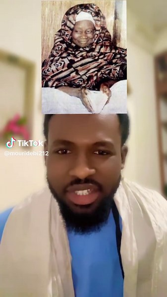 Sokhna Maïmounatou Mbacke Soukhra bint Serigne Touba ak Sokhna Khary Syll (dit Sokhna Khary Darou). 1925 la nieuw diamono fa Diourbél, kénn ci sokhnay Yonént bi saws lako Serigne bi touddé, Cheikh Moustaphal Karim moko taxawu bam diang, mou mata dém keur mou indiko Daroul Mouhty jox ko rakam Serigne Cheikh Awa Balla, ci atti 1943 ndax fékk na fi Mame Thierno, gni la amak Serigne Cheikh Awa Balla … Sokhna Baly Mbacke Sokhna Mame Faty Mbacke Serigne Modou Mahfouz Mbacke Serigne Mouhamadou Faddal M