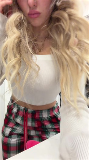 squishyymama (@squishyymama)’s videos with som original - Heloísa Oliveira