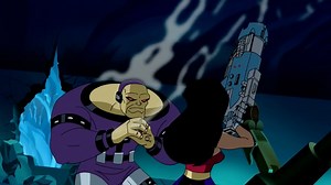 Wonder Woman strangled by Mongol