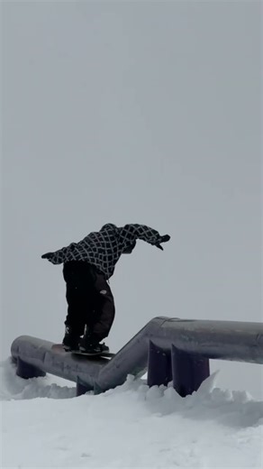 Energy turns you *tomorrow.#32 #speed #blur #lamine #snowboarding #ride #ski #woman #black #death #s