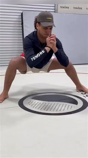 Jessie Salas on Instagram: "A progressive week ramping up progressing the demands and stress Our Return to Sport Collective ramp-up is about preparing the system—not shocking it. We’re targeting joint stability, mobility, and neural priming with @foundationtraining, creating a strong, adaptable base. Strength, endurance, agility, and plyometrics—fully integrated. Power without stiffness. Endurance without burnout. Not training as a powerlifter or a never-ending endurance athlete, but building a 