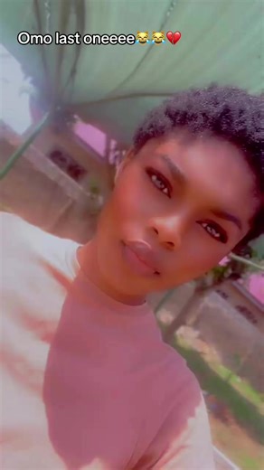 Understanding the Emoji Language in Online Communities