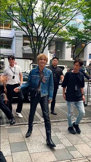 BTS・テテ、セリーヌ表参道店に降臨！この後のインタビューもチェックして ❤️ #bts #bangtan #テテ #V #キムテヒョン 김태형