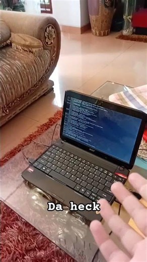 whats wrong with my laptop 😭 #shorts #roblox