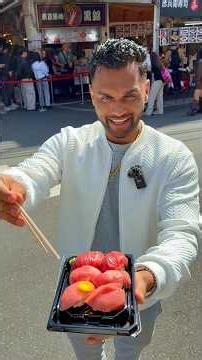 Have you tried world famous Sukiji market? #tokyo #tuna #crab #fishmarket