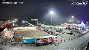 Did you catch a glimpse of the meteorite hurtling through the Island's skyline last night? Solent Ships caught it on their webcam just across the water in Southampton... 📹 https://youtube.com/c/SolentShips | Island Echo