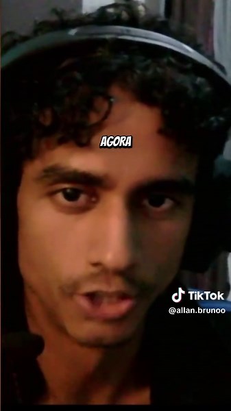 Super Trunks vs Freeza: Quem vence?