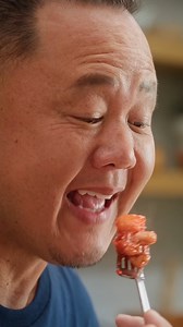 Chef Jet Tila celebrates the classic Chinese combination of sweet, sour & umami flavours with a comforting bowl of sticky and golden-fried pork 🍛🤤 #ReadyJetCook | Food Network UK