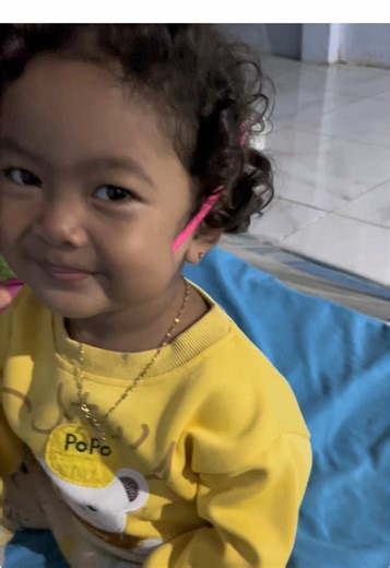 Maa shaa allah ga sia sia bunda tiap hari yapping dri hamil sampe sekarang🫨🫷🏻 The power of setiap hari baca buku bersama, dari masih didalem perut sampe sekarang usia 2 thn masih rutin aku sma paksu ajak ngobrol dan bacain anak buku Jadi masih mau ngeraguin pentingnya bacain buku ke anak sejak usia dini? Link buku ada di bio ig cintayu._ No 128