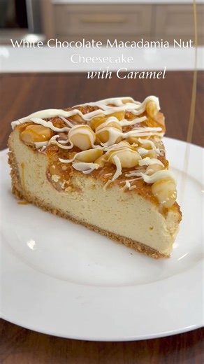 White Chocolate Macadamia Nut Cheesecake. This is my new favorite! Comment “cheesecake” and I’ll DM you the recipe. #cheesecake #whitechocolate #cheesecakefactory #whitechocolatecheesecake #bakinglove #dairyfreecheesecake #MadeFromScratch | The Salty Cooker