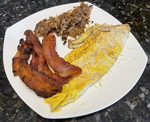 Crispy Hash Browns on the Blackstone Griddle (With Bacon)