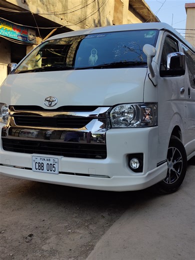 Enhancing Your Toyota Hiace 214 with Custom Body Kits