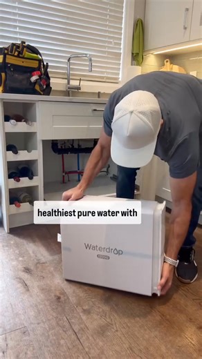 Discover the X12 – the ultimate water purification solution! 🚰 Delivers a fast 1200 GPD flow of purified water 🚫 11-stage RO filtration removes over 1000 contaminants 💪 Infuses water with minerals and adjusts pH to an optimal 7.5 😎 Space-saving design with a digital faucet to display water quality & usage 💚 3:1 pure-to-drain ratio minimizes waste 24-month filter lifespan | Waterdrop Filter