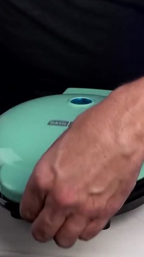 Dash Mini Donut Maker Review: Best Selling Machine on Amazon