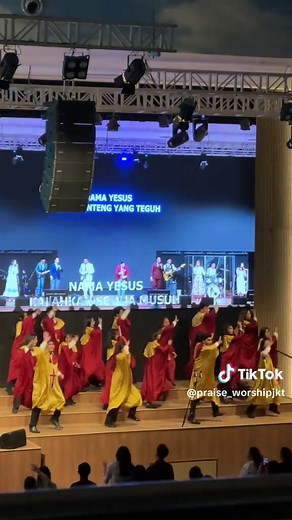NAMA YESUS DI ATAS SEGALA NYA🔥😇 #praiseandworship #lagurohanikristen #tiberiaschurch #praisegod #happysunday