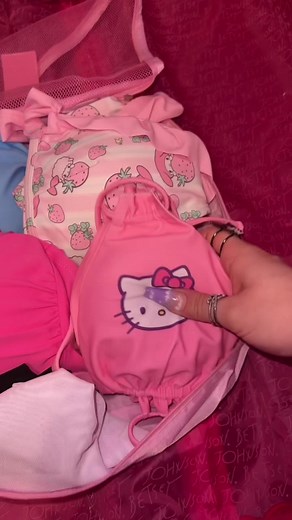 Let’s continue the packing 💗 #asmr #packwithme #packing #sanrio #hellokitty #mymelody #kuromi #organize #organization #fyp