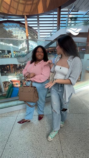 RioMar Recife on Instagram: "O Carnaval tá chegando e a gente só pensa em uma coisa: como chegar na folia com conforto! 🎊 O Expresso para a Folia, saindo do RioMar Recife, é a solução perfeita para quem quer aproveitar cada minuto sem abrir mão da comodidade. Confira os detalhes: 🗓️ De 13 a 17 de fevereiro. 📍 Destinos: Centro do Recife (R$ 25, ida e volta) e Olinda (R$ 30, ida e volta). 🚗 Estacionamento no RioMar: Tarifa única de R$ 15,50 por até 24h com pagamento exclusivo pelo App do RioMa