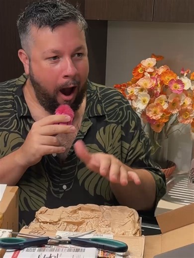 Today was a FANTASTIC day of mini's! These are just the absolute best tiny items to exist. Im losing my tiny mind. #miniaturemuseum