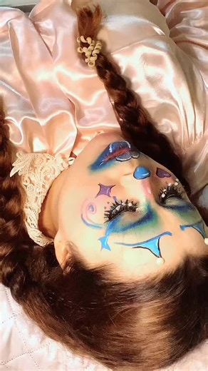 Dark circus clown #Makeup #HalloweenMakeUp #halloweenmakeuplook #clownmakeup🤡👻 | Madeline Villavicencio