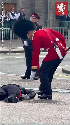'Four soldiers collapse' at opening of new Scottish Parliament amid hot weather #royalfamily