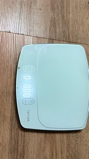 Con 4 meses ese era su peso eso es un micro un yorkie que siempre será pequeño que no va a pesar más de 3 libras de adulto y que su tamaño va hacer chiquito #yorkieminimini #yorkie #yorkiepuppies #teacupyorkie #yorkiemicro 5615660125