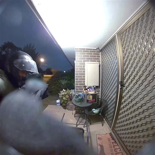 Pizza Delivery Driver Slips on Wet Porch and Falls to His Knees