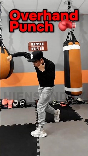 Mastering the Overhand Punch Technique #BoxingBasics #OverhandPunch #BoxingTraining #LearnBoxing