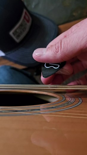 Two Dozen Roses by Shenandoah for some classic 90's Country🎸 I do have a guitar lesson on this one if you'd like to learn with me. #learnguitarfavorites #twodozenroses #shenandoah #90scountry #acousticcover #countrymusiclovers @Shenandoah