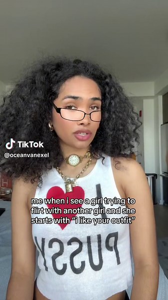 How to Flirt with a Girl: Tips and Tricks for WLW