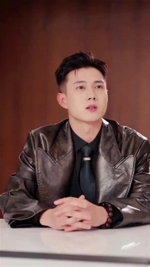 Discover the Charismatic Huang Wenbo: A Gem of Talent