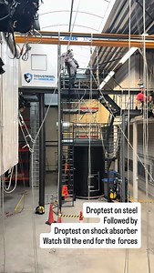 This is the slow-motion part of the drop test we did the other week during the @iratainternational training @industrieelklimmen.nl An 80-ish kg dummy, dropped onto 1.5 meters static steel strop. Fall factor about 1.5 -ish Linescale at the anchor Enforcer on the dummy Peak force: 18.5 kN. Incredibly loud. Incredibly hard. And very much not survivable. You can clearly see what happens when a shock absorber is added. The same drop is limited to around 4.7 kN. That’s a massive difference. And that i