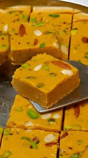 Cook with Parul (ChefParulGupta) | INSTANT Danedar aur Delicious Mohanthal /Besan Barfi Ki Recipe banaiye bina chasni ki 😍😋 Watch the Full Recipe video on my Youtube Channel... | Instagram