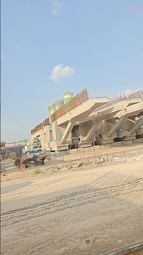 Construction of major bridge span with precast concrete technology