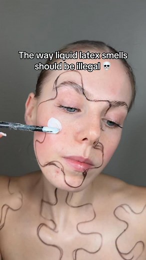 Why died it burn though 😭 #liquidlatex #halloweenmakeup #halloween #sfx #sfxmakeup | Leahcomptonn