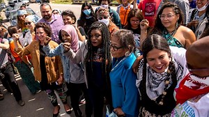 Environmental activists call on White House to halt pipeline construction