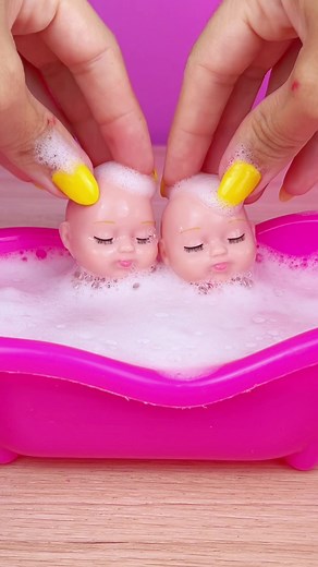 Newborn twin baby dolls daycare 🧼🫧🍼 #dolls #babyshower #satisfying #toys