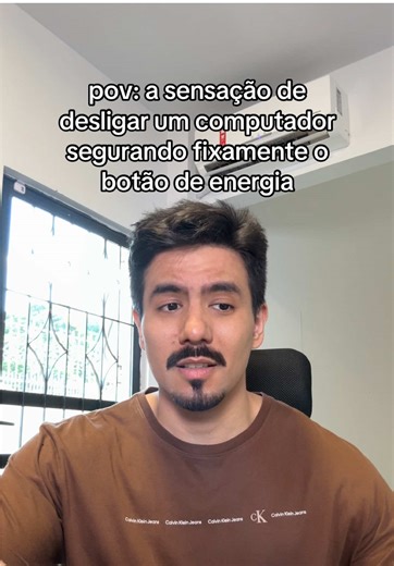 A Sensação de Desligar o PC: Liberdade ou Solidão?