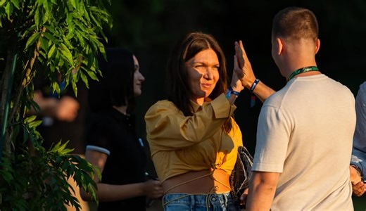 Simona Halep, ce apariție de Crăciun, cu abdomenul la vedere!