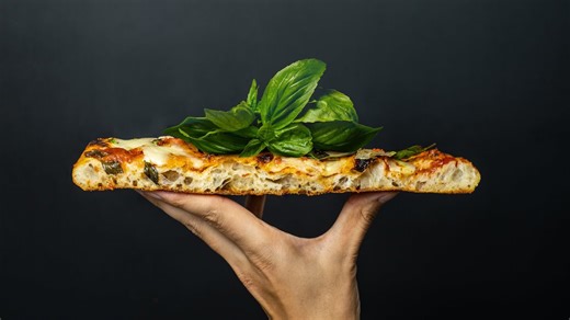 Authentic no-knead Roman pizza recipe with crispy crust