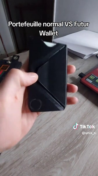 Cest pour ça futur wallet yatgha 3la portefeuille normal mn bzf les côtés kima chfto fe video la quantité trop limité ou chi ni zid 3liha khtrch modèle hda ghir kima dkhlnah livraison disponible #portefeuille #3dproducts #print3d #walletformen