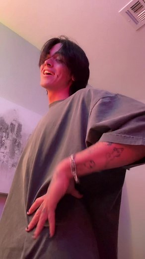 Catch me wearing oversized shirts for the rest of my life